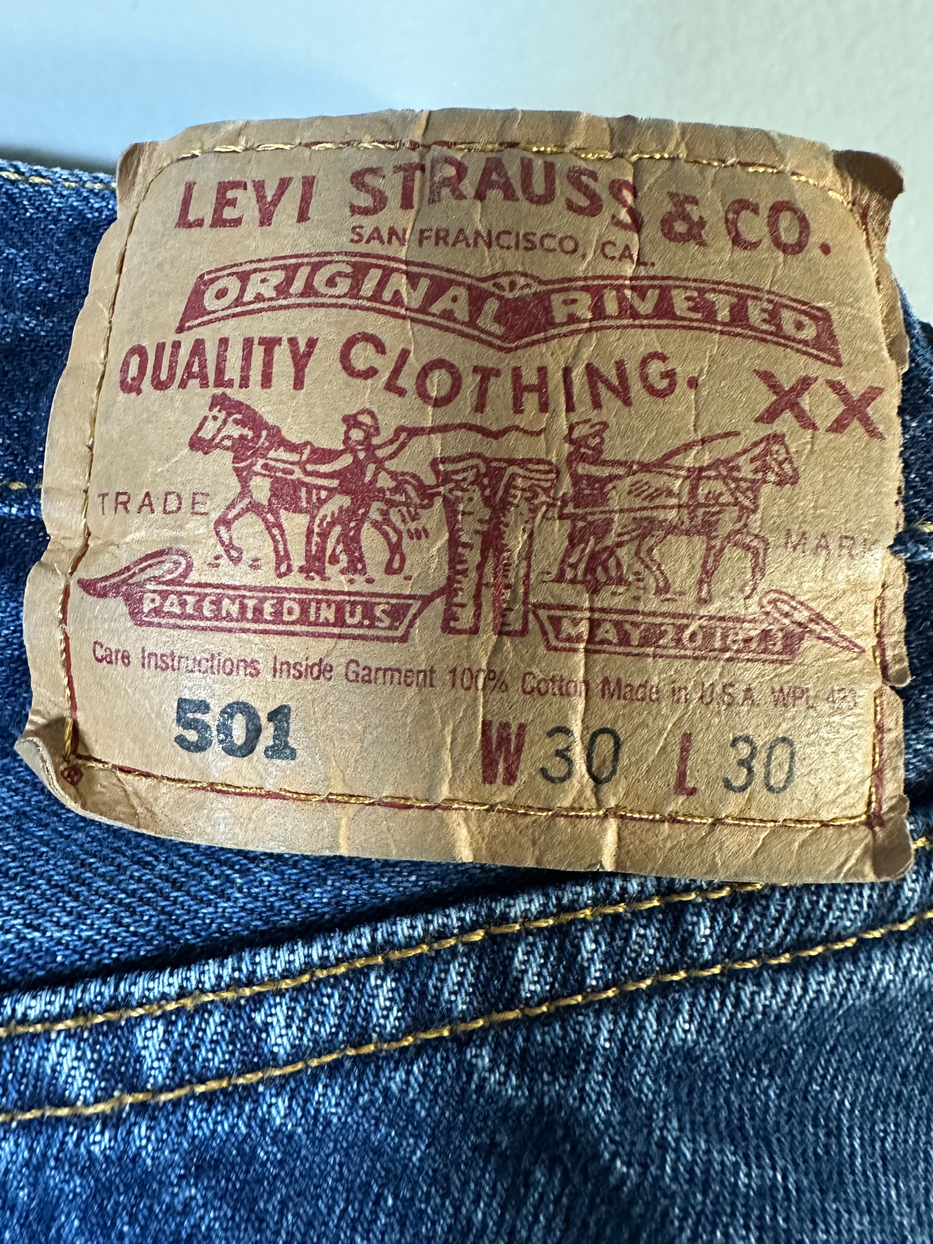 Vintage 80s Levi’s 501 Button Fly Denim Jeans Size 30x30 Actual 28x29 Made in USA