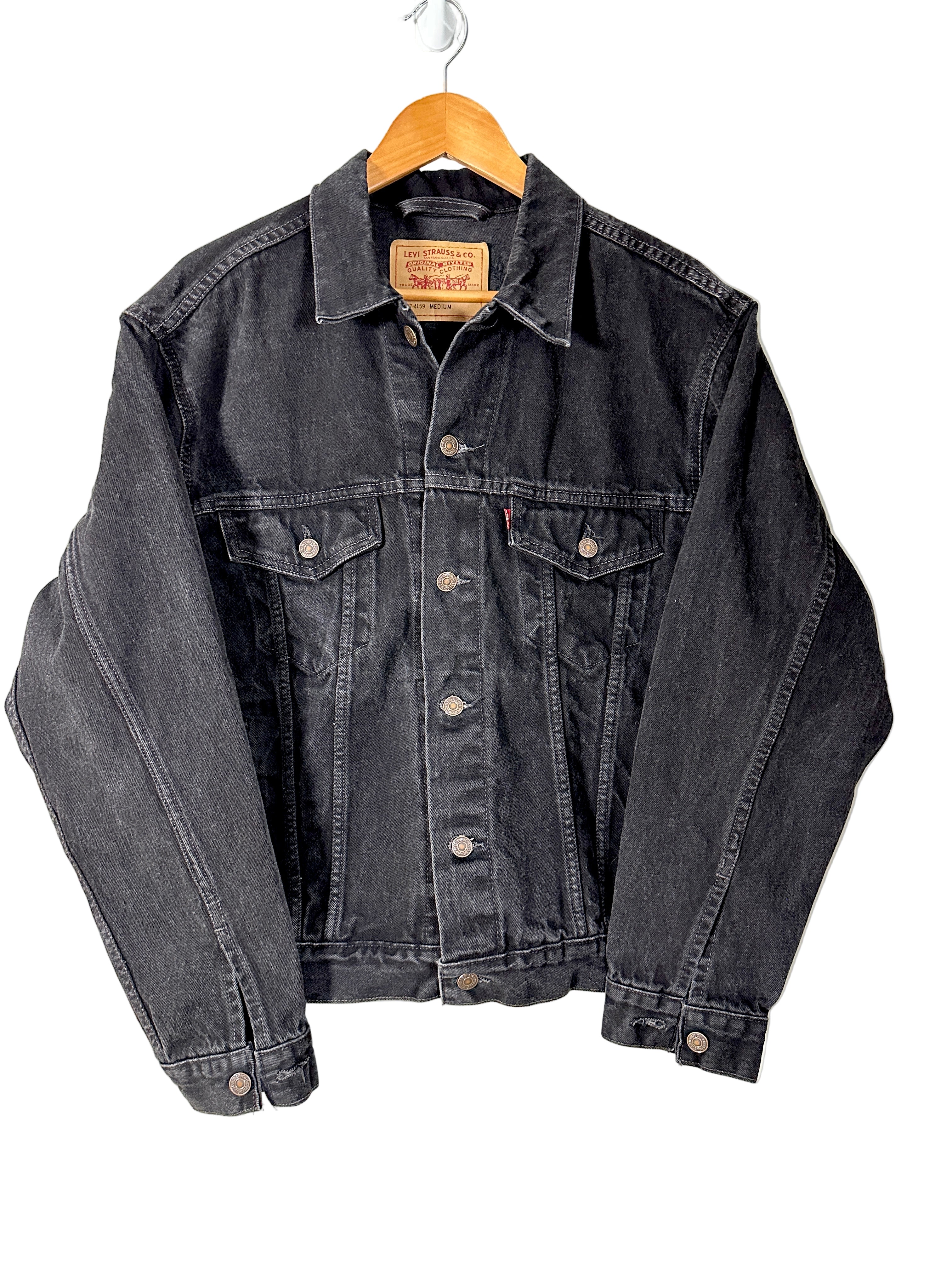 Vintage Levi's Made In USA 100% Cotton Denim Trucker Jacket-Medium 46"